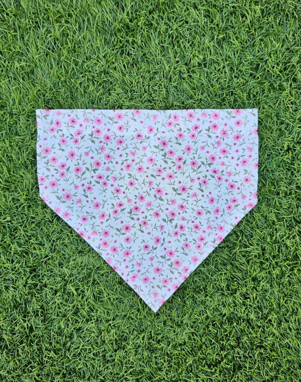 Bandana blanc petites fleurs roses
