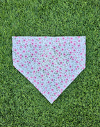 Bandana blanc petites fleurs roses