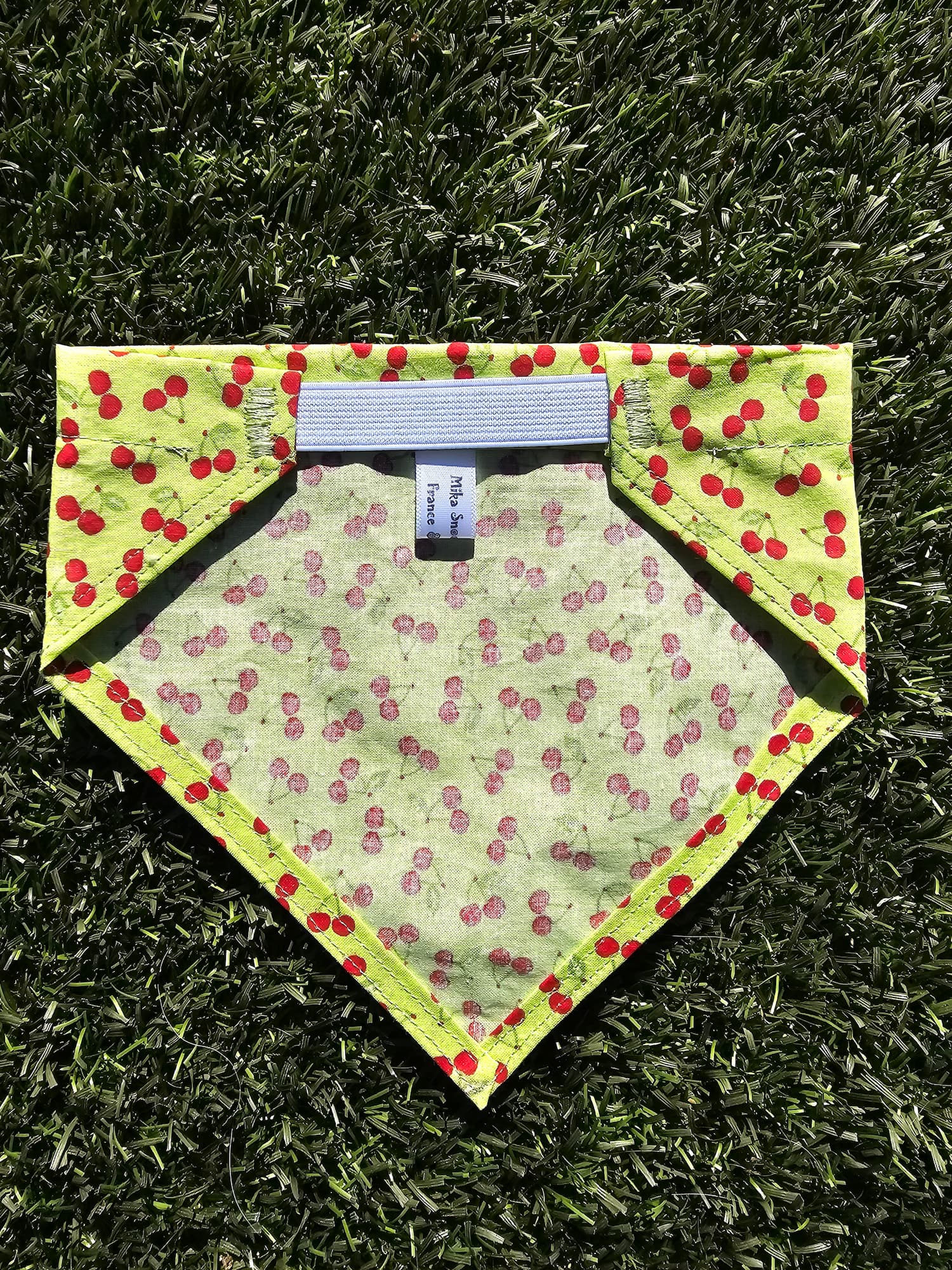 Bandana vert avec cerises