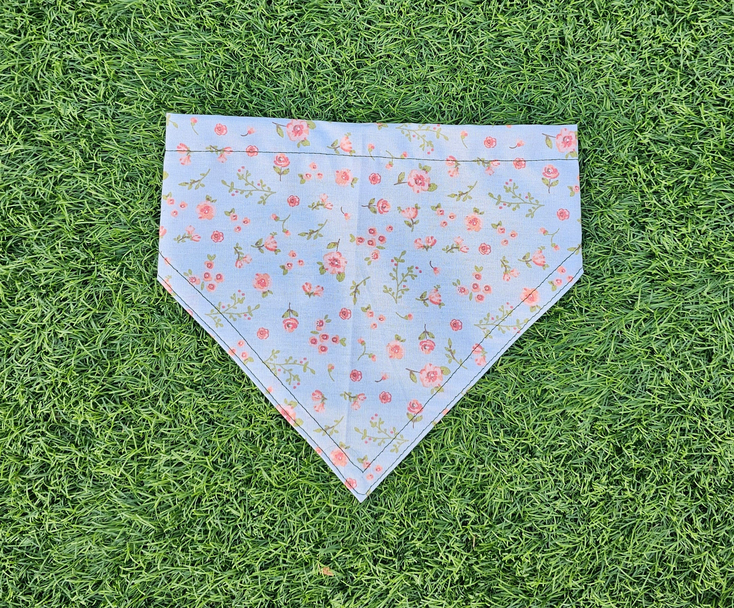 Bandana Roses fond bleu - coton