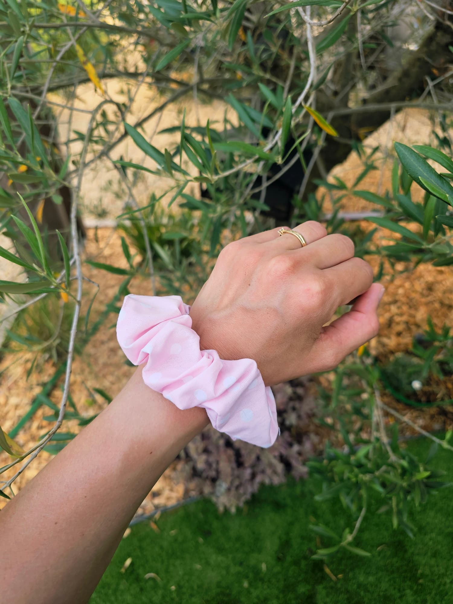 Chouchou rose à pois blancs