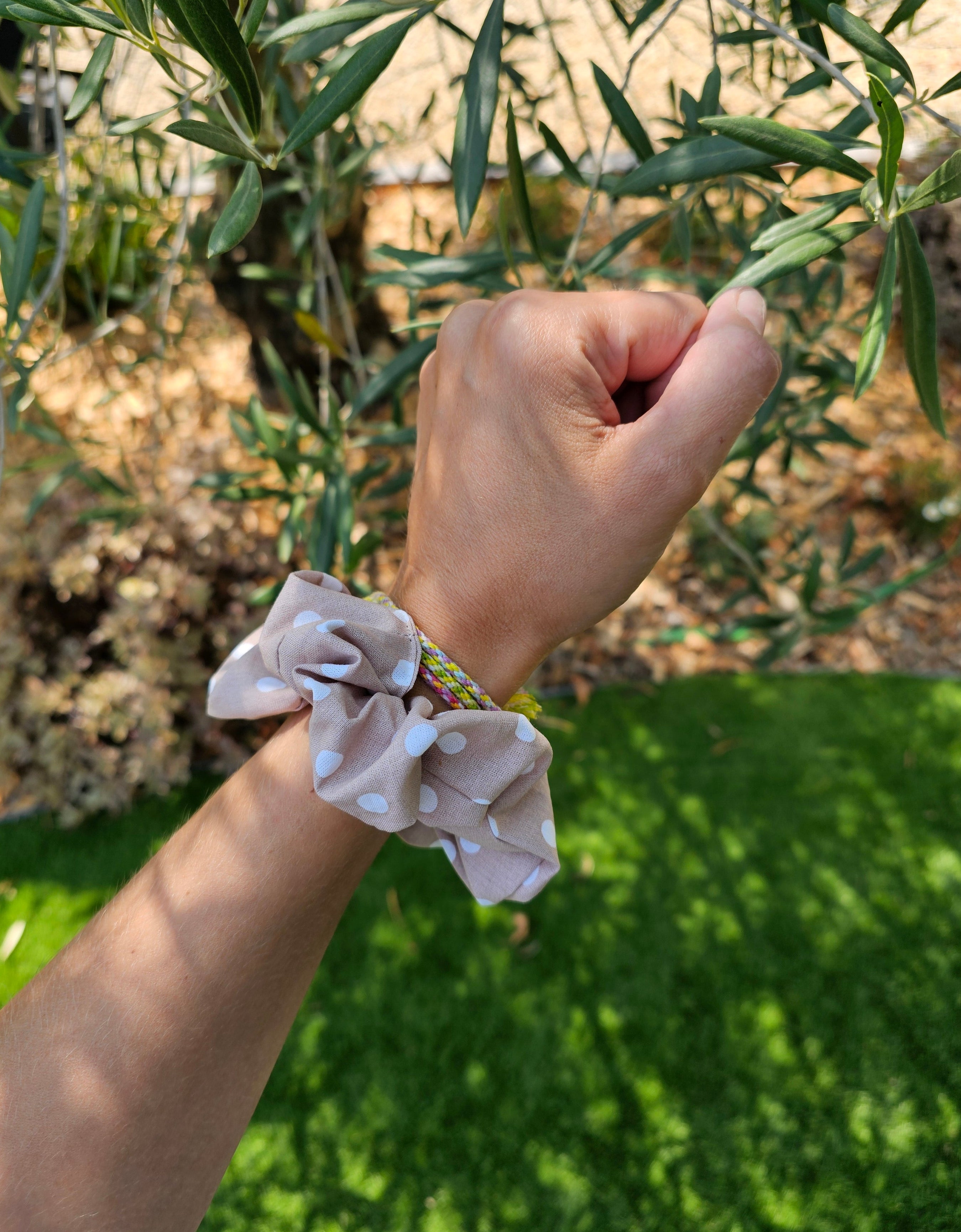 Chouchou beige à pois blancs - coton