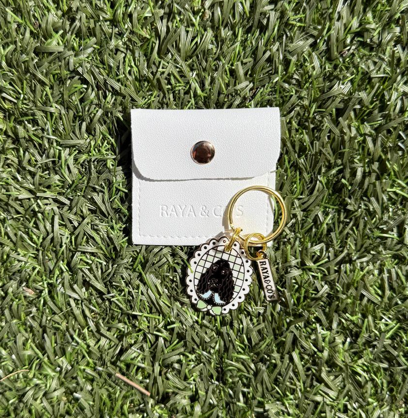 Médaille Raya&Co - Cocker noir - fond vichy vert et blanc
