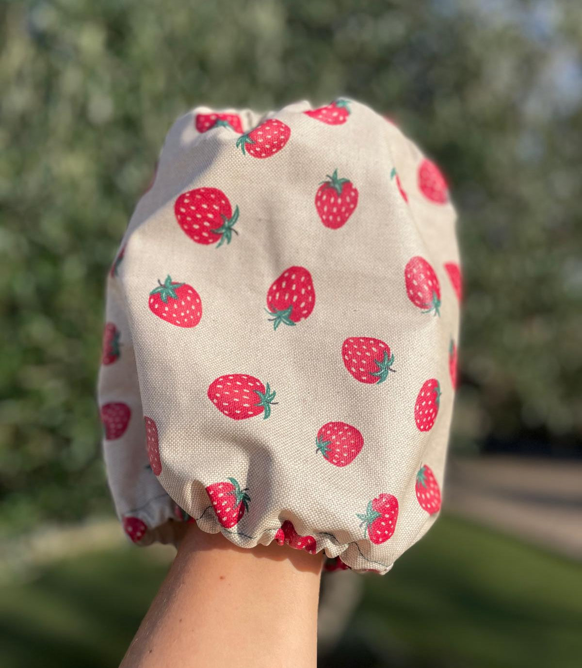 Snood beige avec fraises - imperméable